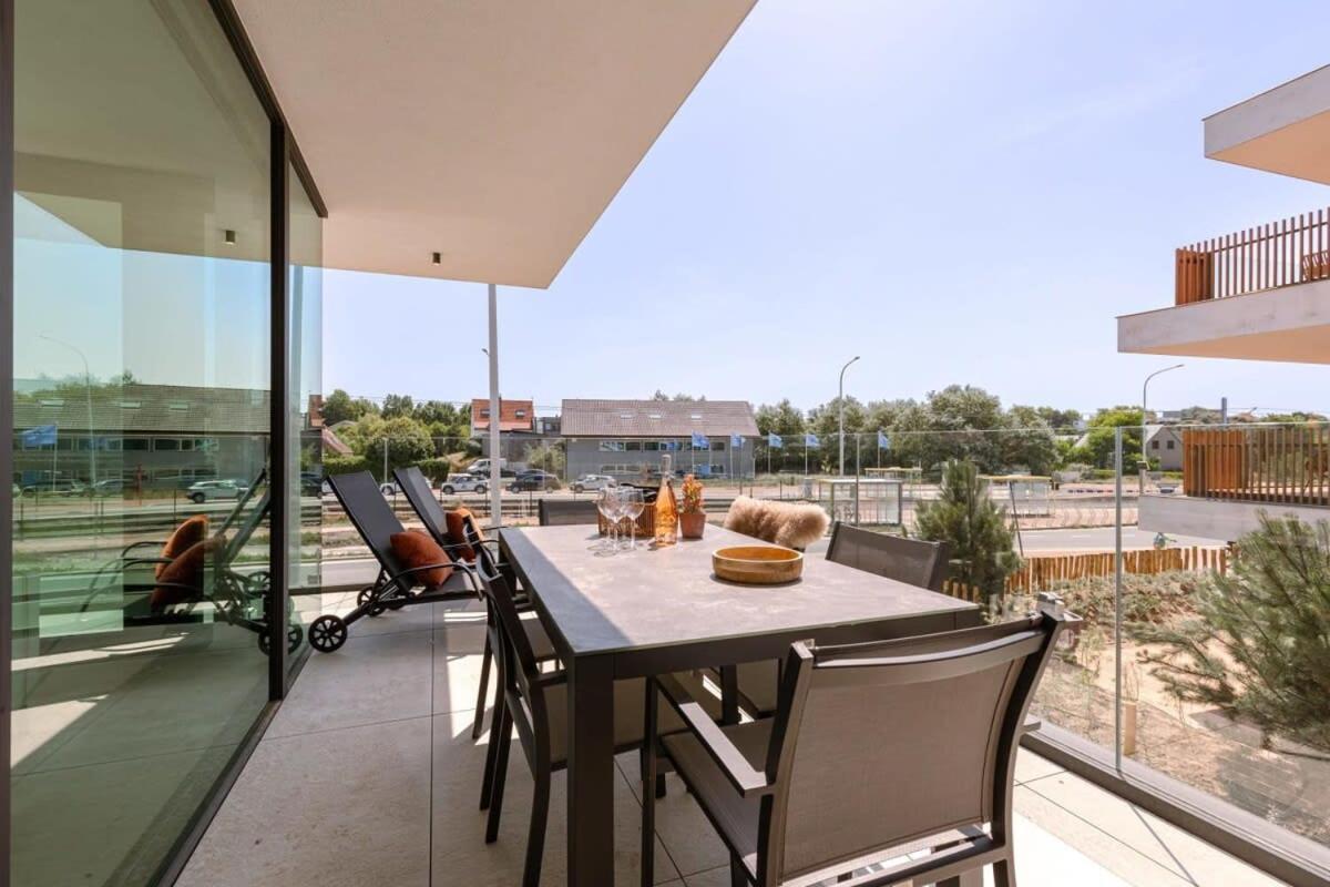 New, Luxurious And Modern Apartment With Private Parking Koksijde Luaran gambar