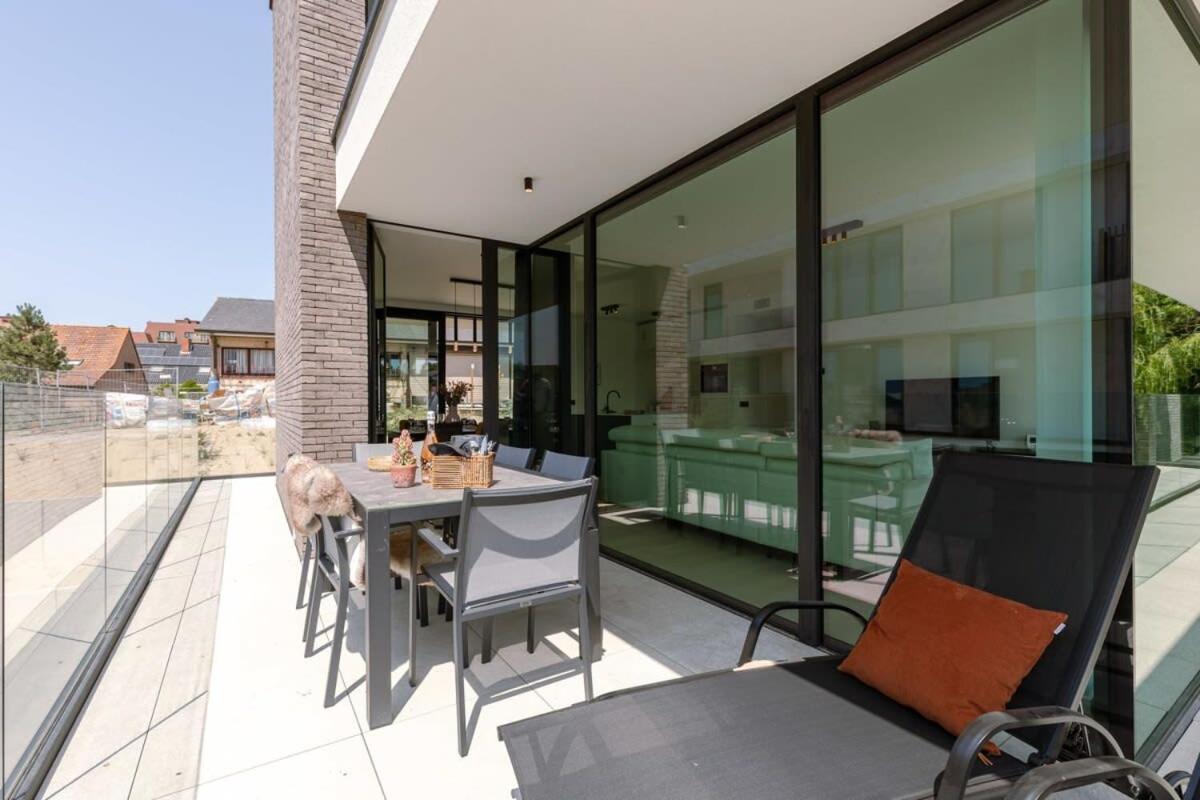 New, Luxurious And Modern Apartment With Private Parking Koksijde Luaran gambar