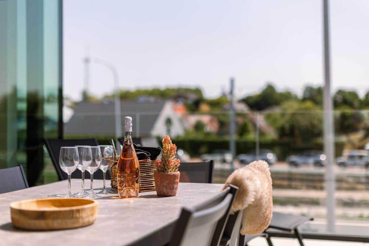 New, Luxurious And Modern Apartment With Private Parking Koksijde Luaran gambar