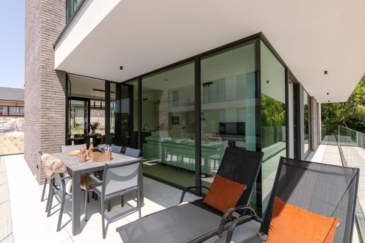 New, Luxurious And Modern Apartment With Private Parking Koksijde Luaran gambar
