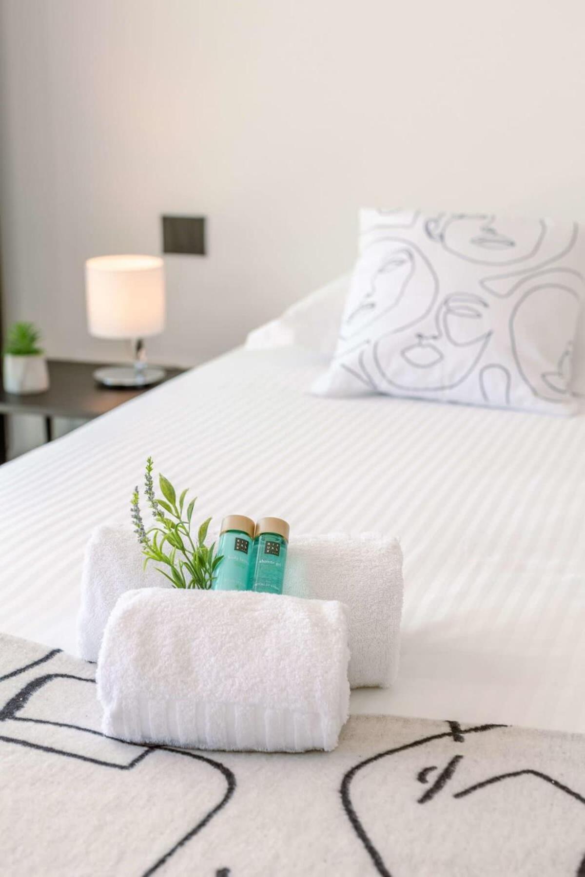 New, Luxurious And Modern Apartment With Private Parking Koksijde Luaran gambar